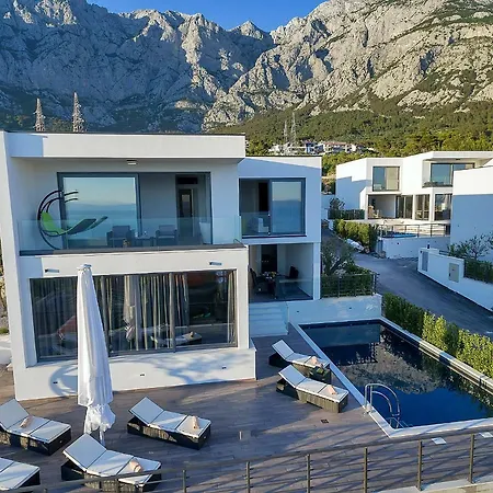 Selina - Nera * Makarska