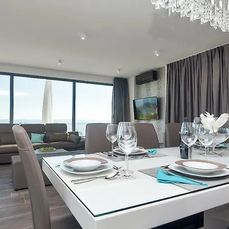 Selina - Nera * Makarska