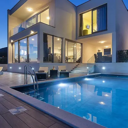 Selina - Nera Villa Makarska