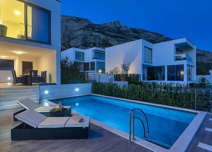 Selina - Nera Vila *